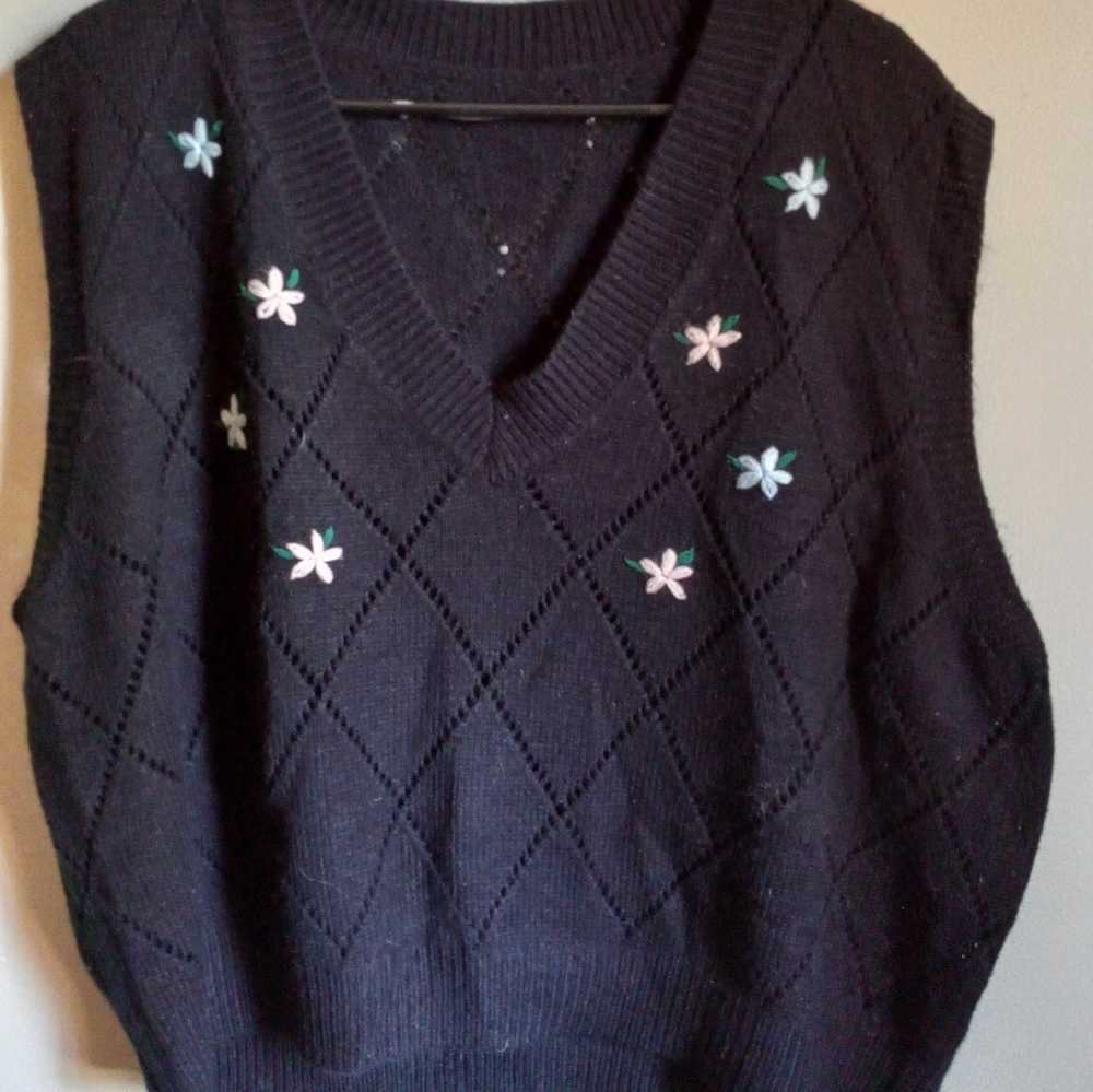 💜5 for 20$💜 SHEIN Floral Sweater Vest